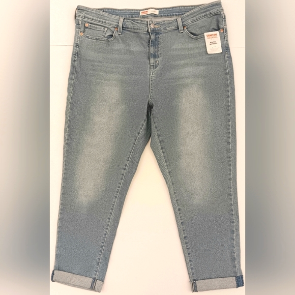 Levi's Mid-rise Boyfriend. 22. Light blue wash - Picture 8 of 11